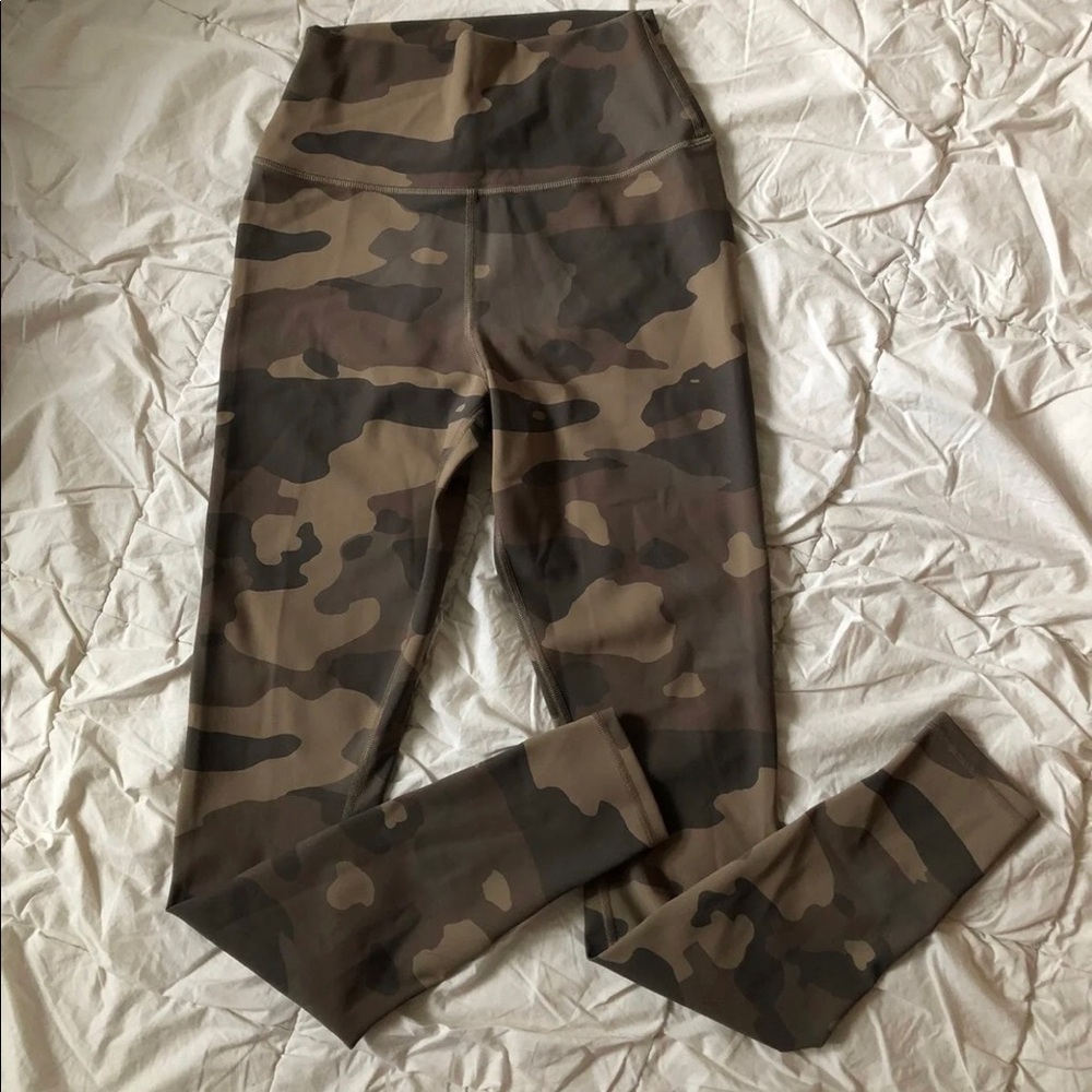 Alo High-Waist Camo Vapor Legging